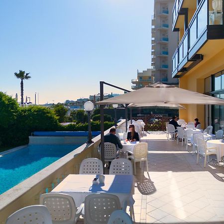 Rex Residence Hotel Cattolica Eksteriør billede