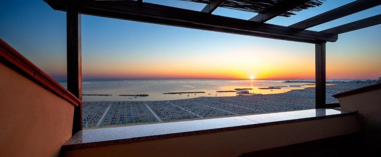 Rex Residence Hotel Cattolica Eksteriør billede