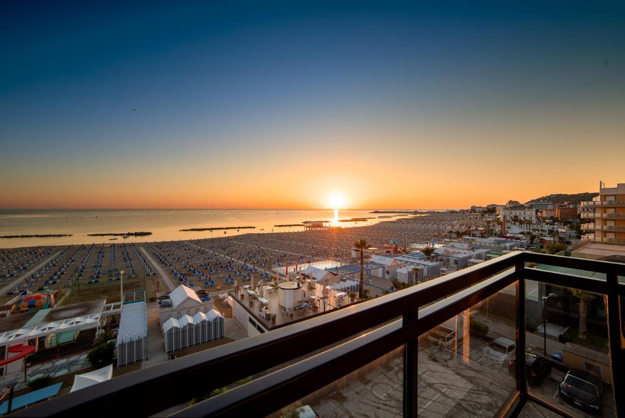 Rex Residence Hotel Cattolica Eksteriør billede