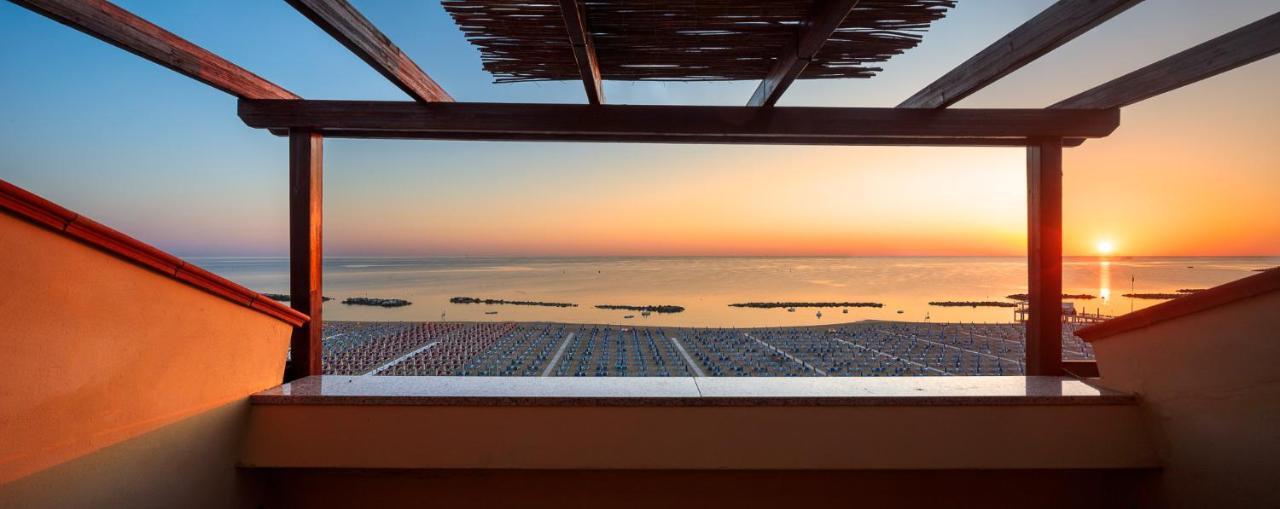 Rex Residence Hotel Cattolica Eksteriør billede