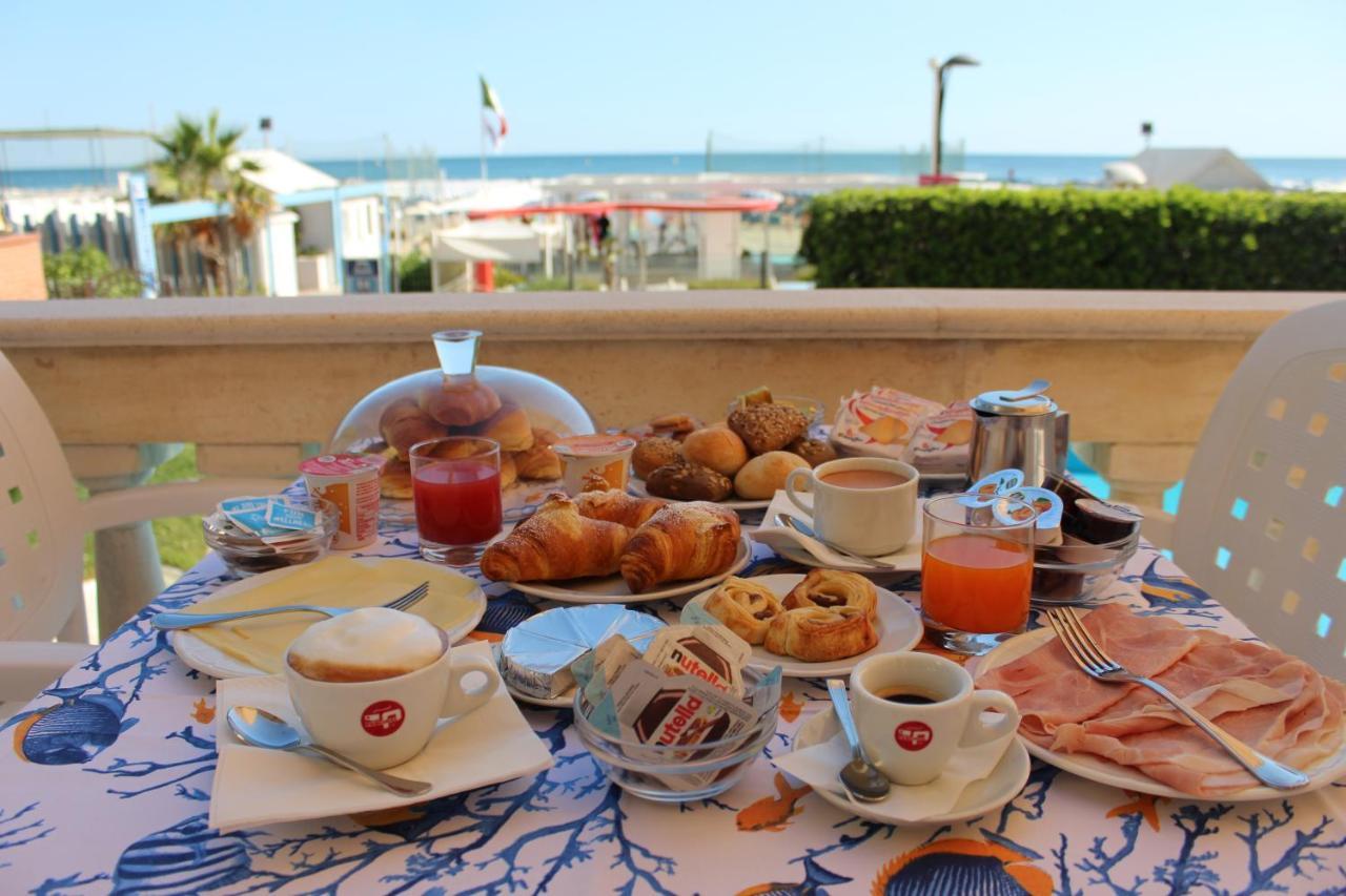 Rex Residence Hotel Cattolica Eksteriør billede