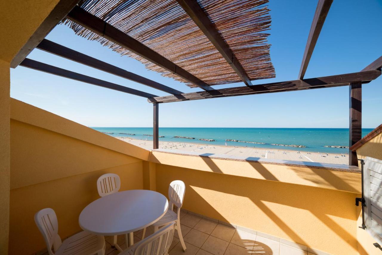 Rex Residence Hotel Cattolica Eksteriør billede